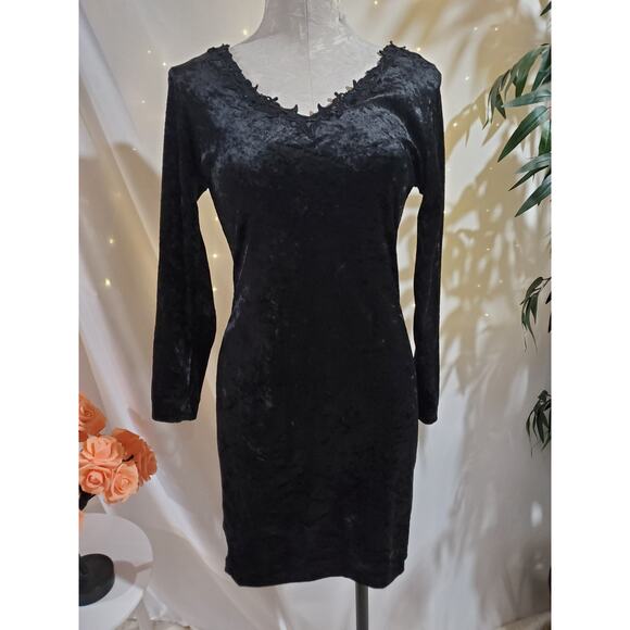 Vtg 90s Molly Malloy Crushed Velvet Bead Lace V-Neck Sheath Dress 4P Whimsigoth